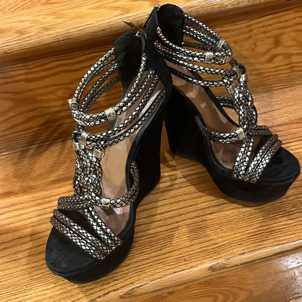 Schutz Black Wedges with Metallic Gold Woven Detail Size: 8.5